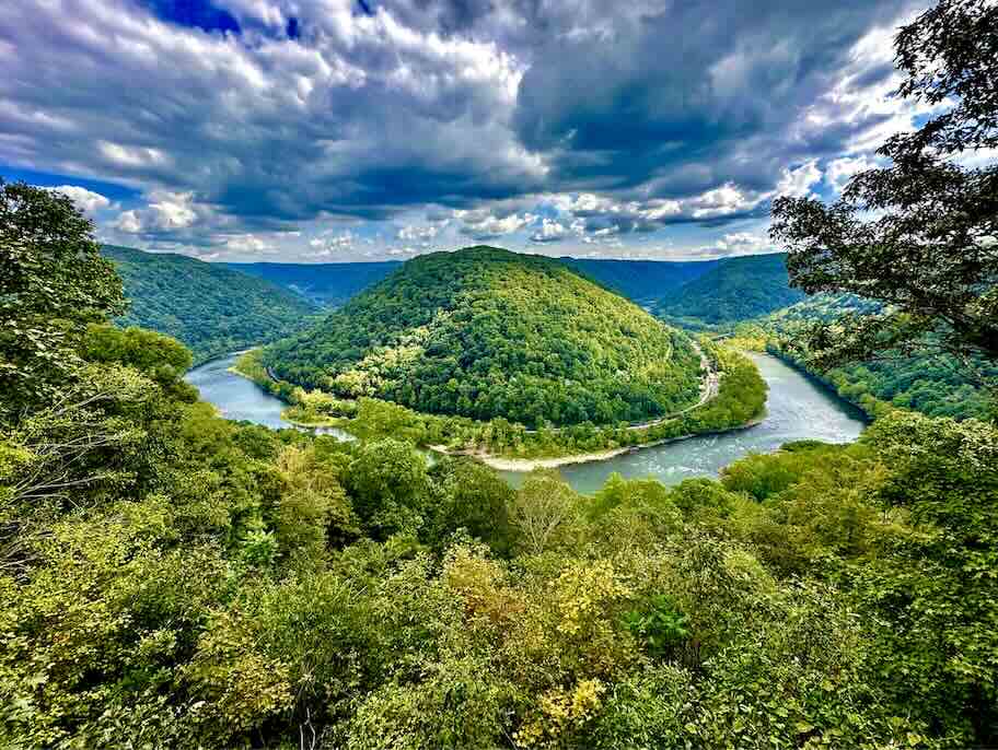 concho overlook at ace adventure resort in the new river gorge national park overlooking thurmond